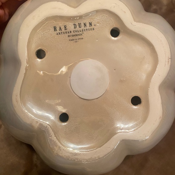 Rae Dunn Magic luster pumpkin birdhouse. 7.5x9”. New in box - Picture 4 of 4